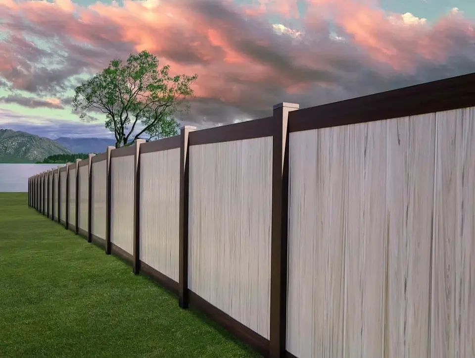 Vinyl privacy fence with gate